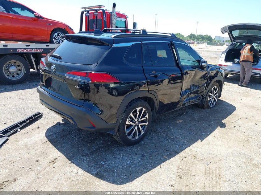 2023 TOYOTA COROLLA CROSS auction photo 4