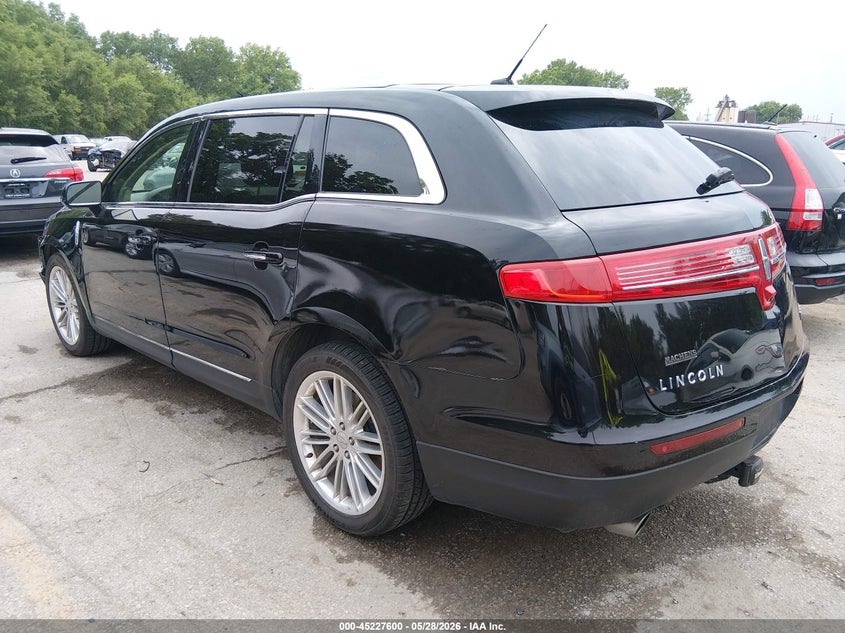 LINCOLN MKT 2019 VIN 2LMHJ5AT6KBL00214