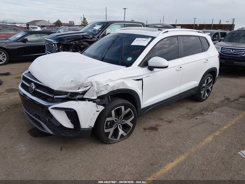 2022 VOLKSWAGEN TAOS auction photo 2