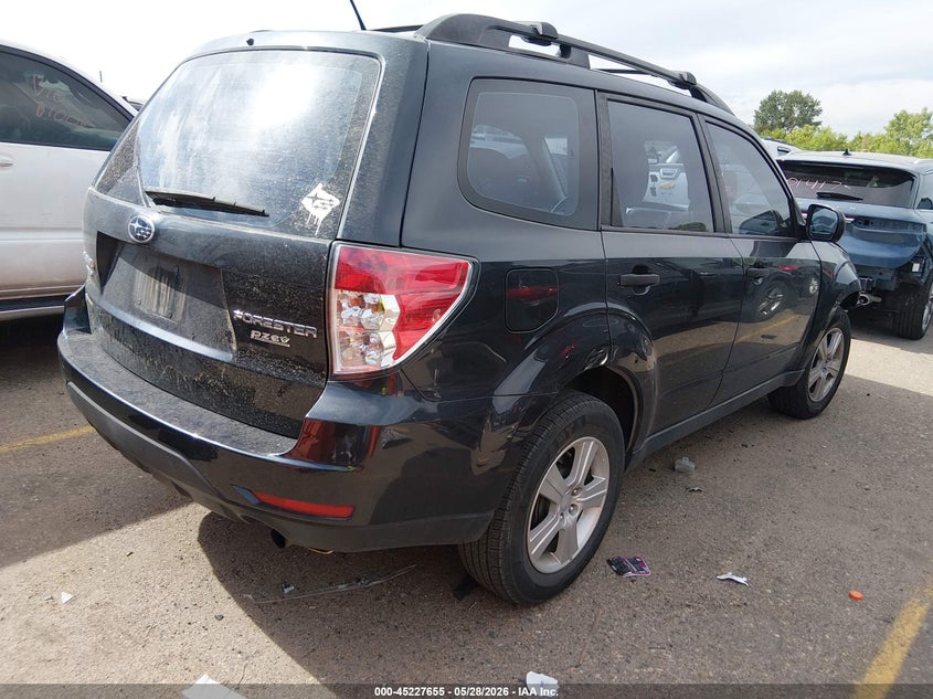 Vin: jf2shabc8dh440880, lot: 45725416, subaru forester 2.5x 20134