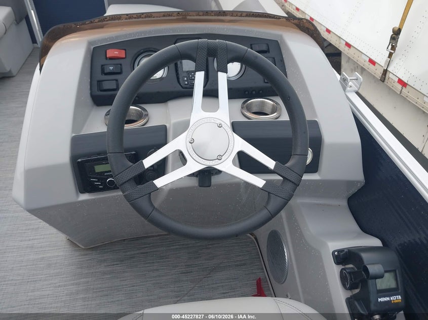 2023 BENNINGTON MARIN 18 SXL (VIN: 00000ETWM8640H223
