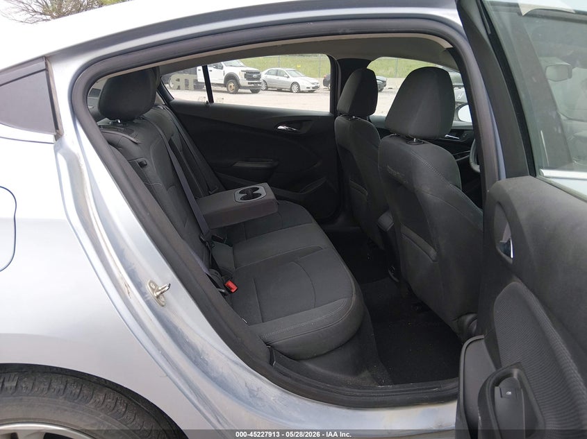2017 CHEVROLET CRUZE auction photo 8