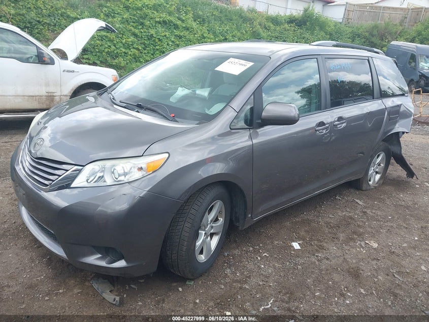 2016 Toyota Sienna Le 8 Passenger 5TDKK3DC8GS753582 photo 1