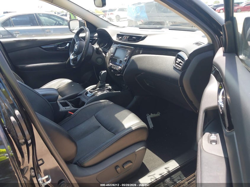 2022 NISSAN ROGUE SPORT auction photo 5