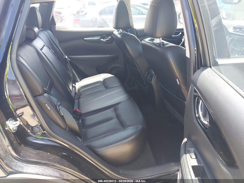 2022 NISSAN ROGUE SPORT auction photo 8