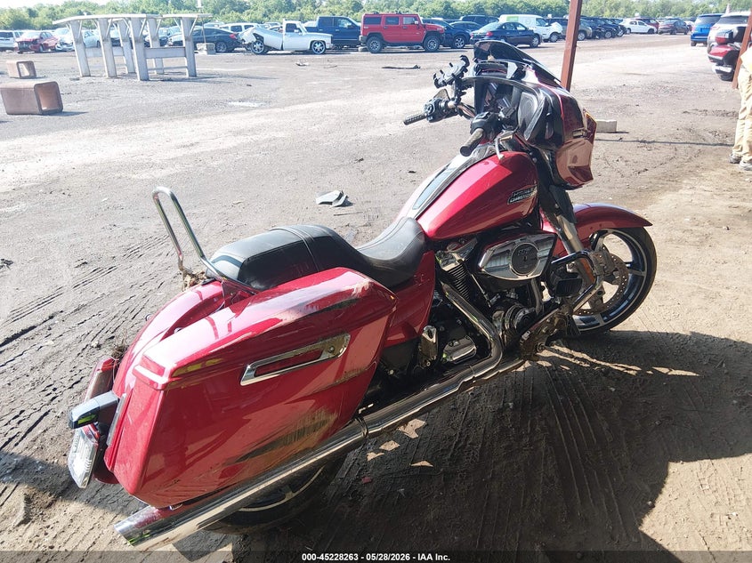 HARLEY-DAVIDSON FLHX 2025