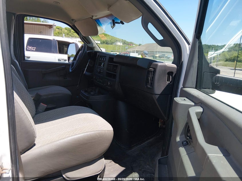 2018 Gmc Savana Cutaway 4500 Van white Lot 111045228358 Vin 7GZ67UCG9JN006246