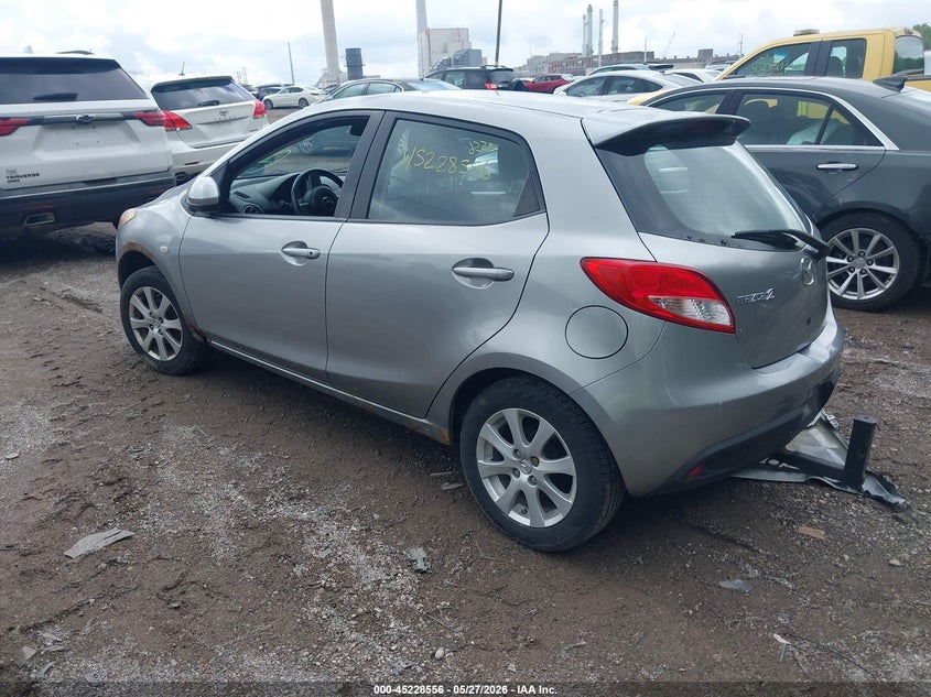2011 Mazda 2 1.5 011 Touring silver Lot 111045228556 Vin JM1DE1HZ3B0101662
