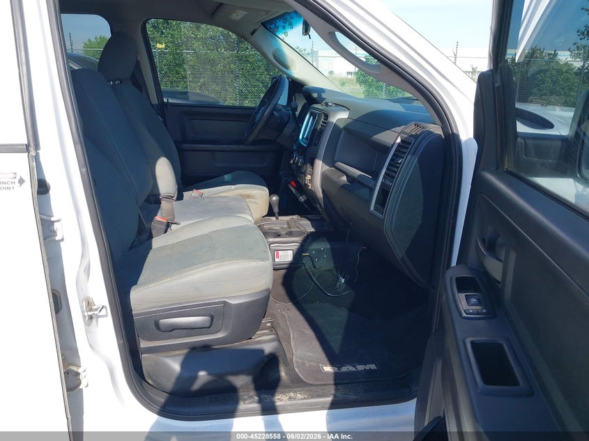 Vin: 3c6ur5hjxeg243388, lot: 45726319, ram 2500 tradesman 2014 img_1