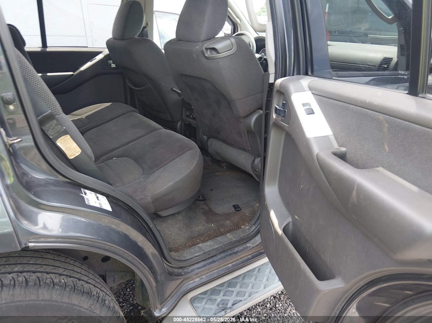 2010 NISSAN PATHFINDER auction photo 8