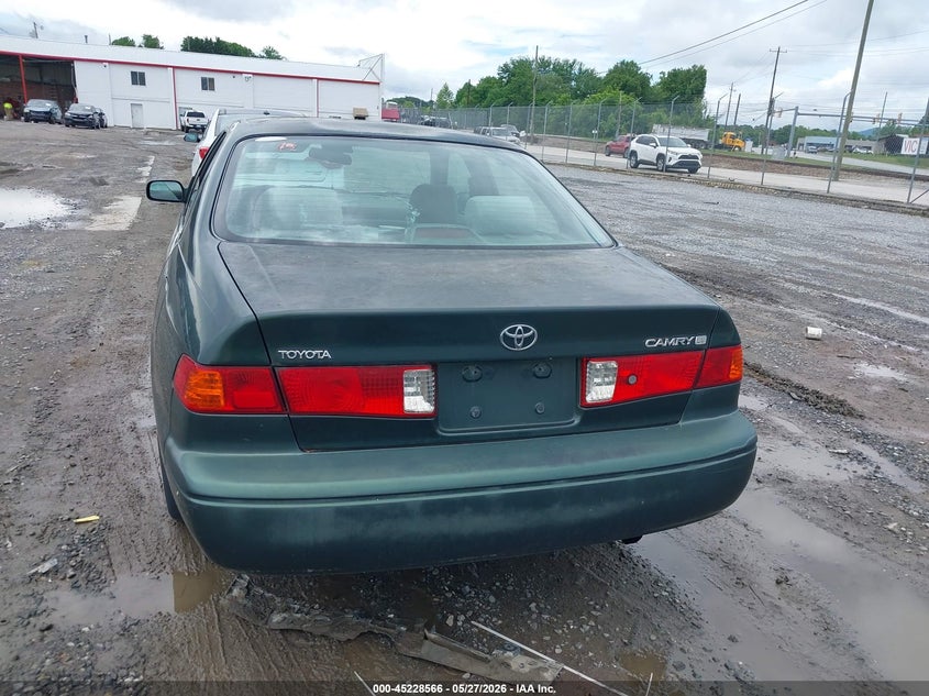 2000 Toyota Camry Ce/Le/Xle VIN: 4T1BG22K3YU709245 Lot: 45228566