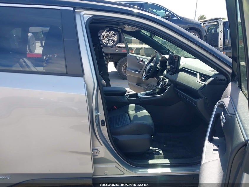 AtlanticExpress - Toyota RAV4 Hybrid