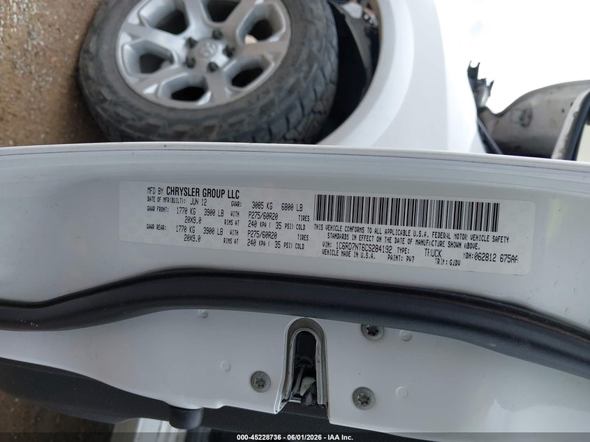 1C6RD7NT6CS284192 2012 Ram 1500 5.7 Ram Laramie white