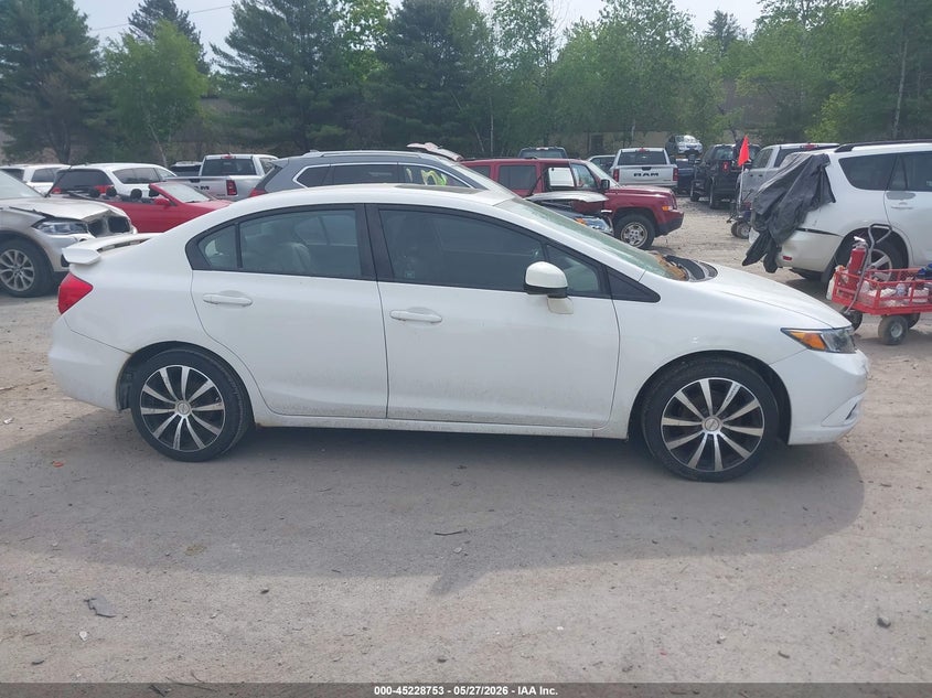 19XFB2F99CE048498 2012 Honda Civic 1.8 Ex-L white