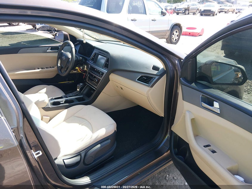 VIN 5NPE24AF4HH525698 2017 HYUNDAI SONATA SE