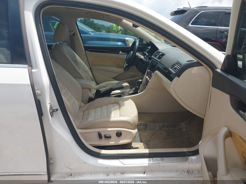 2014 VOLKSWAGEN PASSAT SEDAN 2.0L I-4 DI, DOHC, TURBO, 140HP
