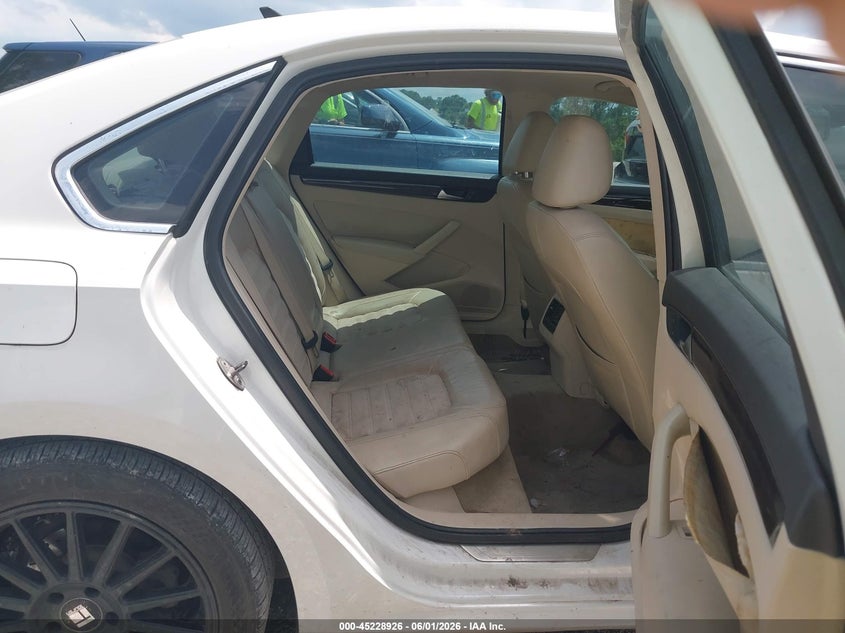 2014 VOLKSWAGEN PASSAT SEDAN 2.0L I-4 DI, DOHC, TURBO, 140HP