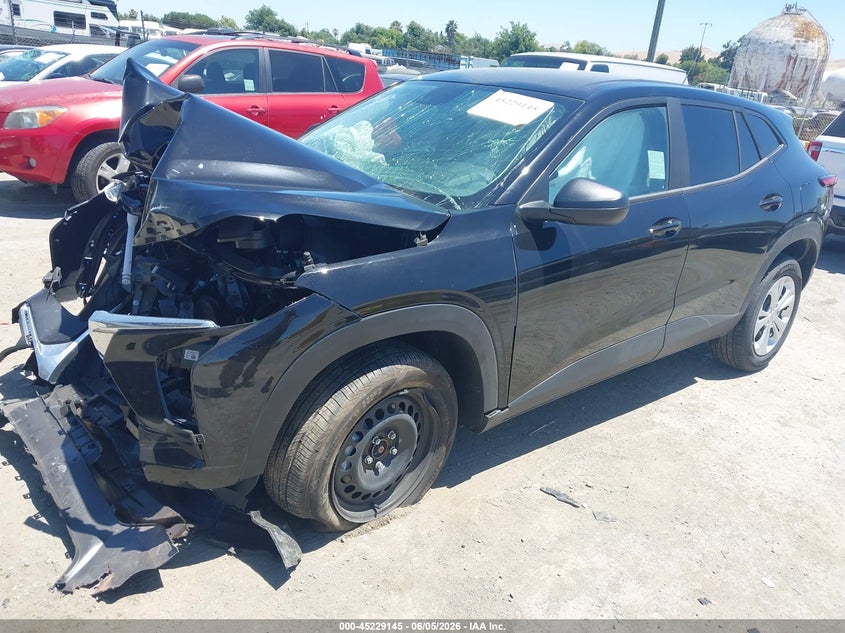 2026 CHEVROLET TRAX auction photo 2