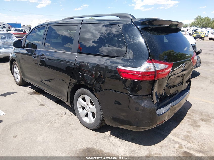 2015 TOYOTA SIENNA auction photo 3