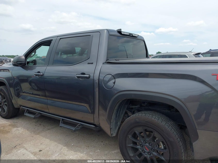 TOYOTA TUNDRA - zdjęcie 14