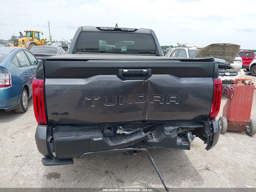 TOYOTA TUNDRA - zdjęcie 16
