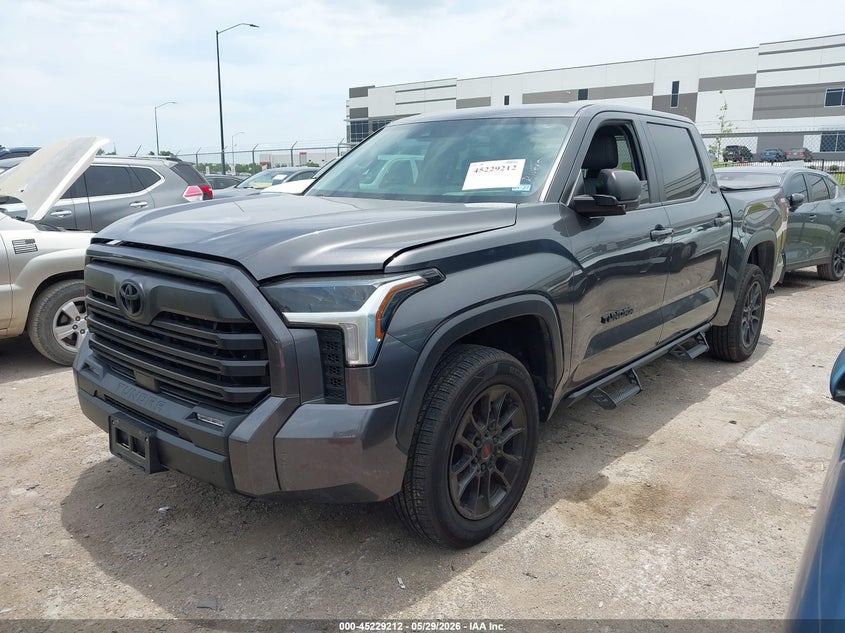 TOYOTA TUNDRA - zdjęcie 2