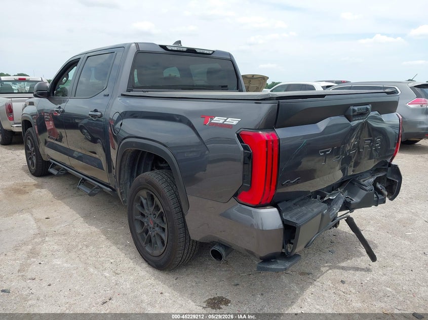 TOYOTA TUNDRA - zdjęcie 3