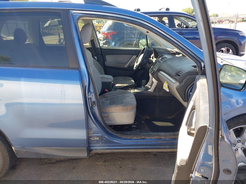 2015 SUBARU FORESTER auction photo 5