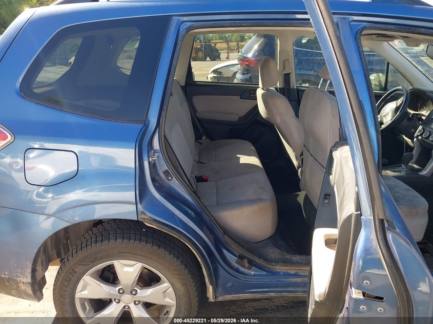 2015 SUBARU FORESTER auction photo 8