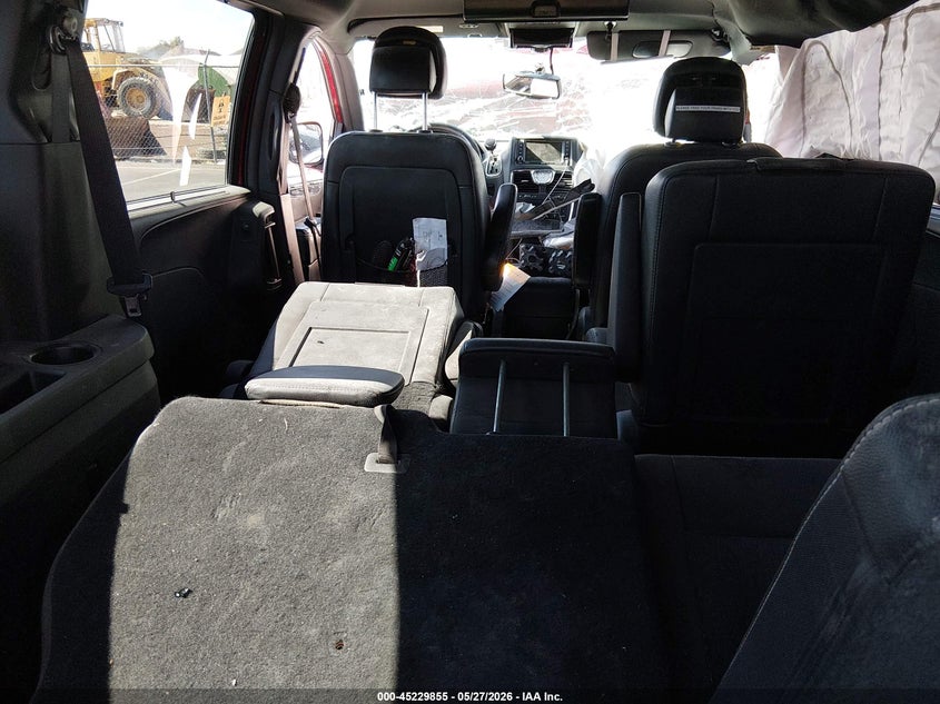 2014 Chrysler Town & Country S VIN: 2C4RC1HG3ER304278 Lot: 45229855
