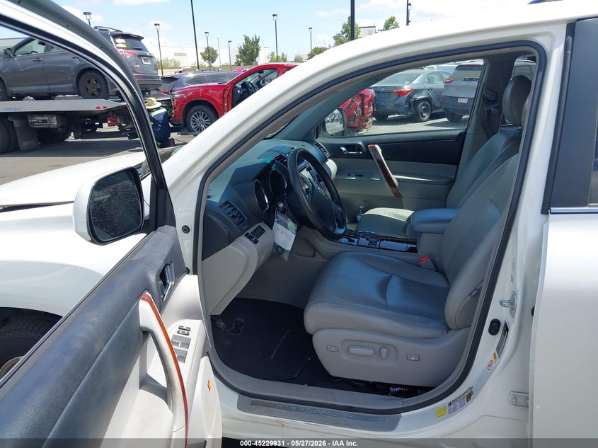 2013 TOYOTA HIGHLANDER SPORT UTILITY VEHICLE 3.5L V-6 DOHC, VVT, 270HP