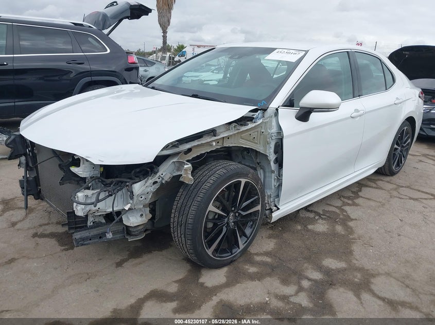 2018 TOYOTA CAMRY auction photo 2