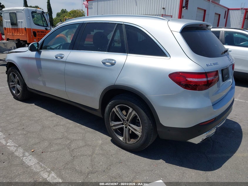 Vin: wdc0g4jb3hf250225, lot: 45728028, mercedes-benz glc 300 20173