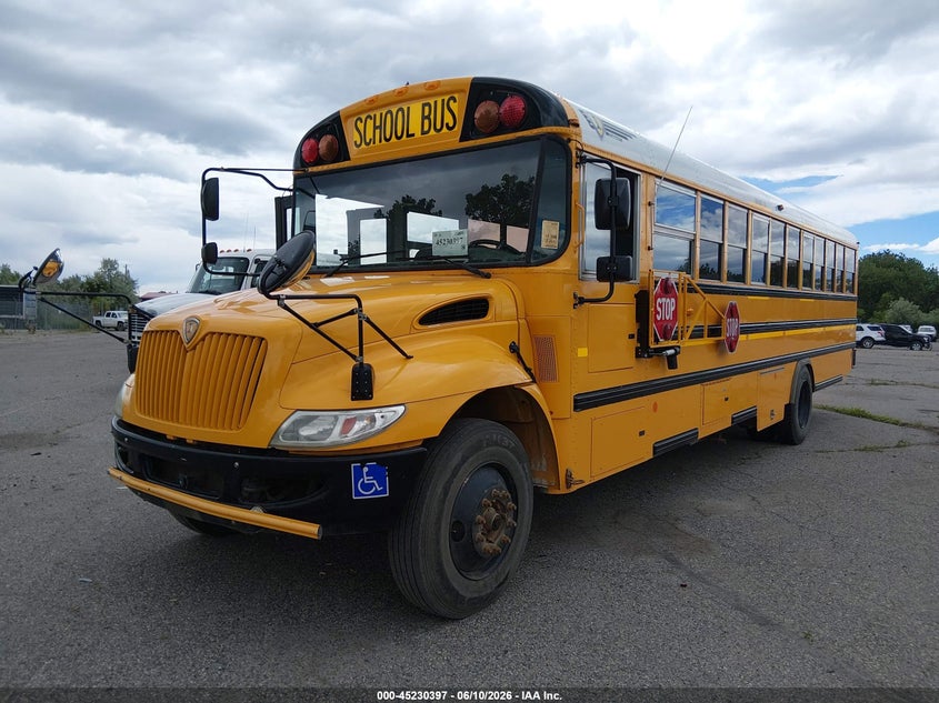 2017 IC CORPORATION 3000 auction photo 2