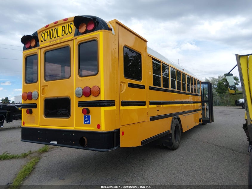 2017 IC CORPORATION 3000 auction photo 4
