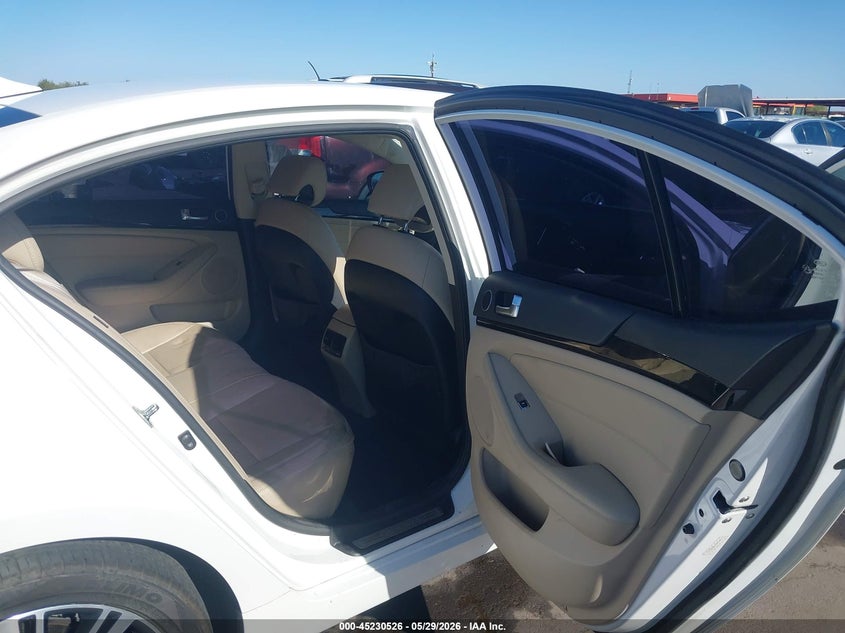 2014 Kia Cadenza Premium VIN: KNALN4D75E5152781 Lot: 45230526