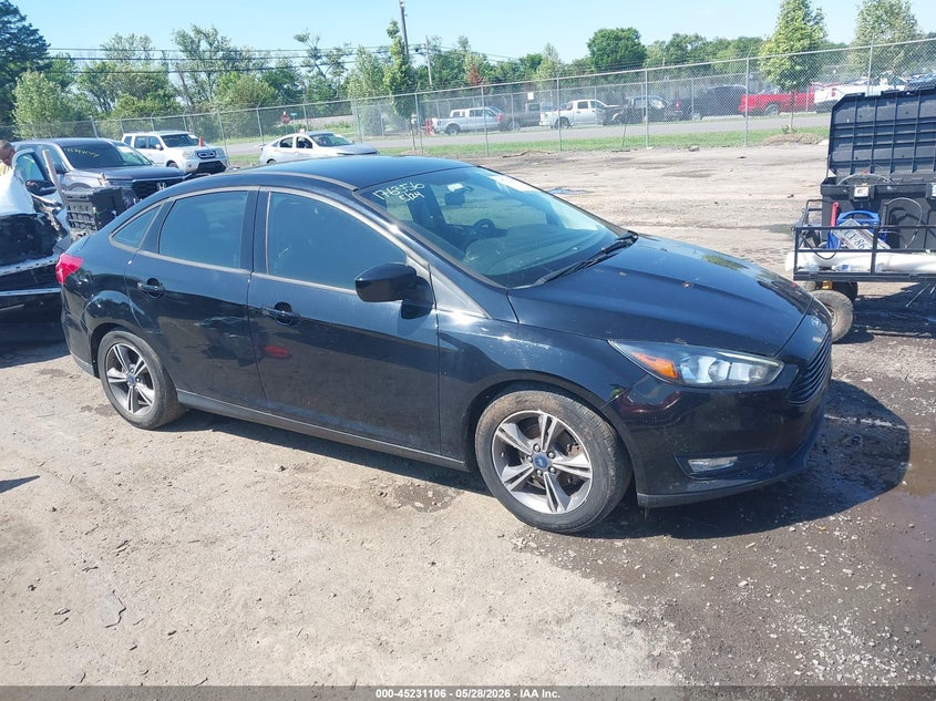 Vin: 1fadp3fe8jl238847, lot: 45728897, ford focus se 2018 img_1
