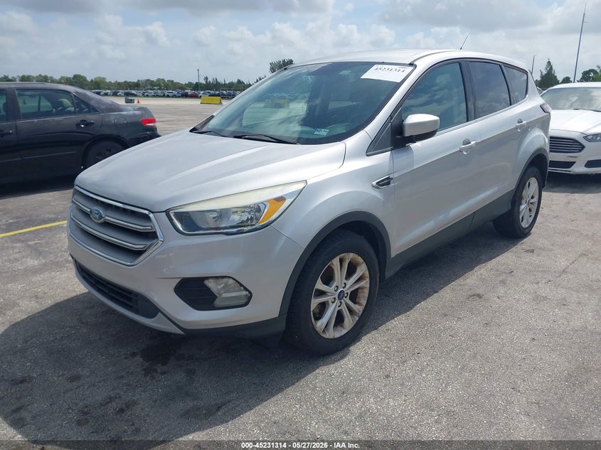 1FMCU0GD9HUF02256 2017 FORD ESCAPE SE photo 1