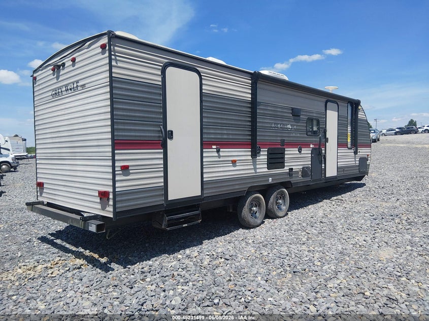 2018 FOREST RIVER CHEROKEE GREY WOLF 26DBH TRAVEL TRAILER auction photo 4