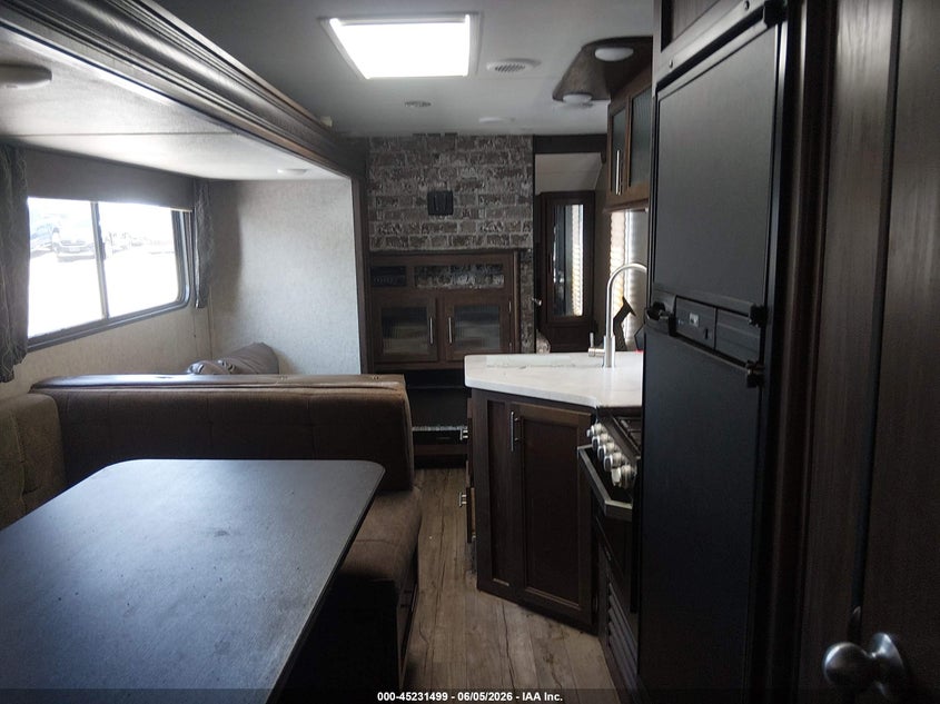 2018 FOREST RIVER CHEROKEE GREY WOLF 26DBH TRAVEL TRAILER auction photo 8