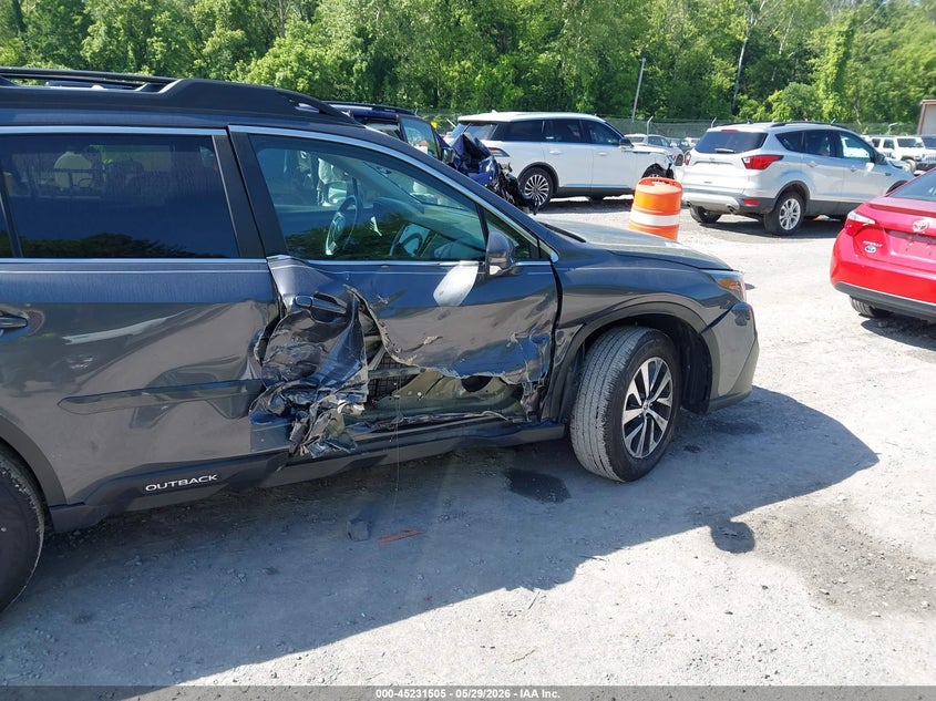 2022 Subaru Outback Premium VIN: 4S4BTACC7N3233967 Lot: 45231505