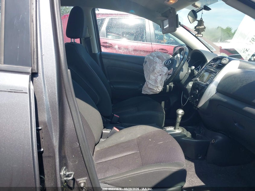 2018 NISSAN VERSA auction photo 5