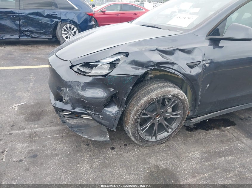2025 TESLA MODEL Y auction photo 6
