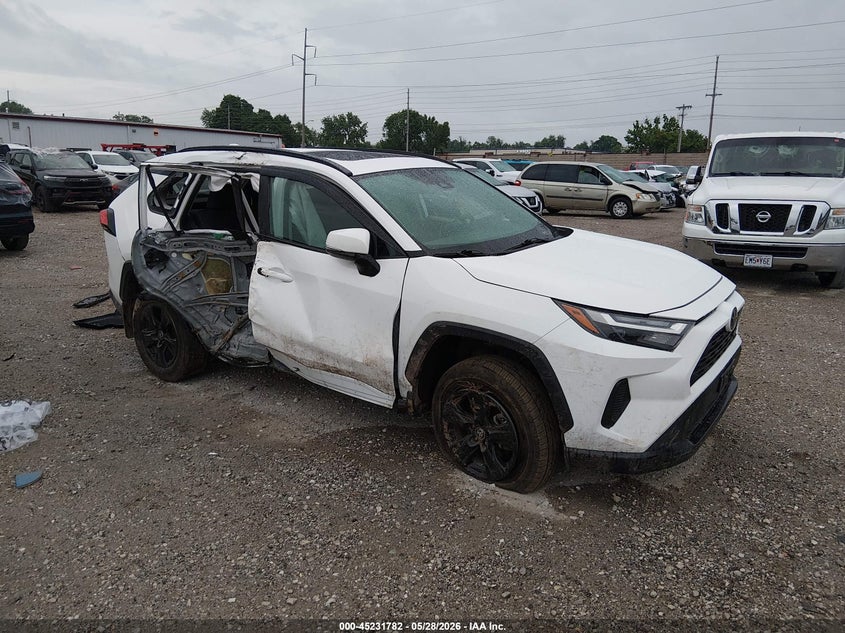 TOYOTA RAV4 XLE 2024