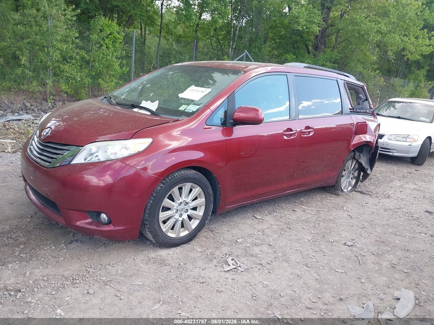 2013 TOYOTA SIENNA VAN 3.5L V-6 DOHC, VVT, 266HP