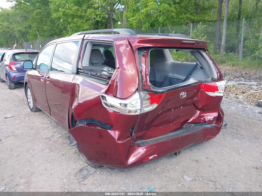 2013 TOYOTA SIENNA VAN 3.5L V-6 DOHC, VVT, 266HP