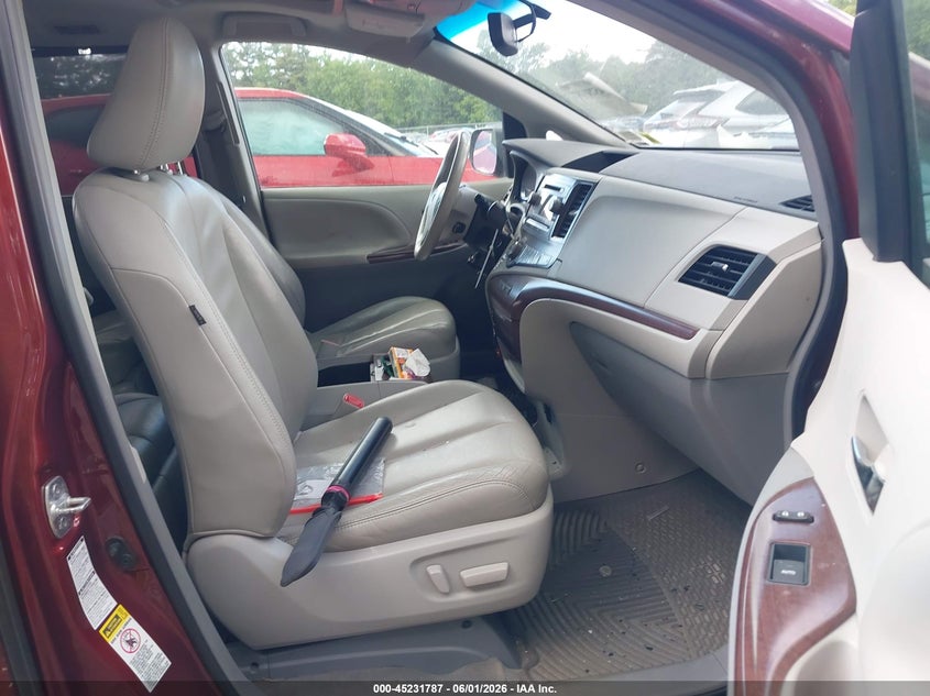 2013 TOYOTA SIENNA VAN 3.5L V-6 DOHC, VVT, 266HP