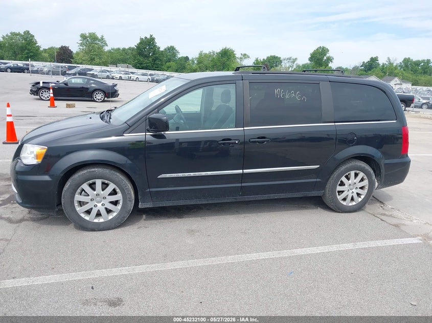 2016 Chrysler Town & Country Touring VIN: 2C4RC1BG7GR173061 Lot: 45232100