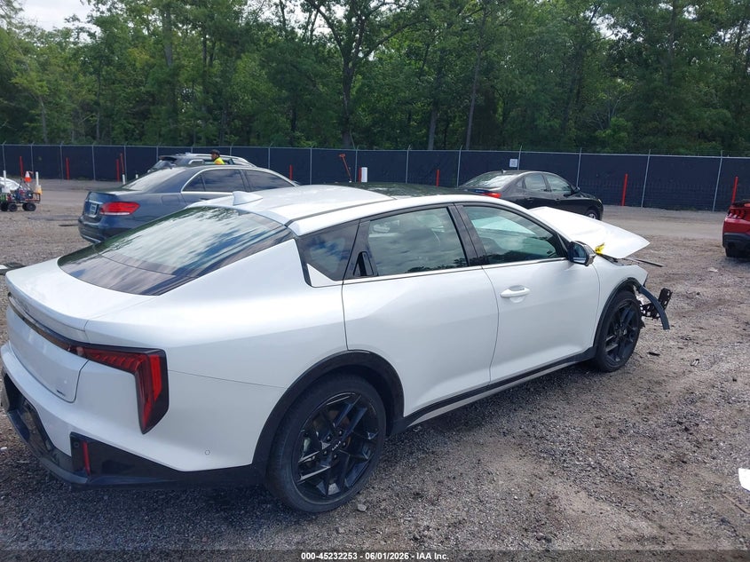2025 KIA K4 auction photo 4