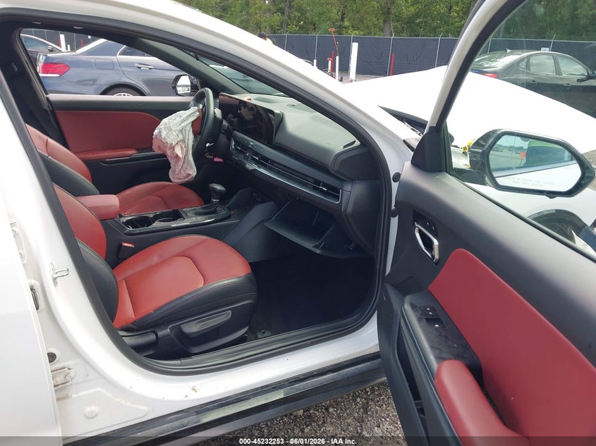 2025 KIA K4 auction photo 5